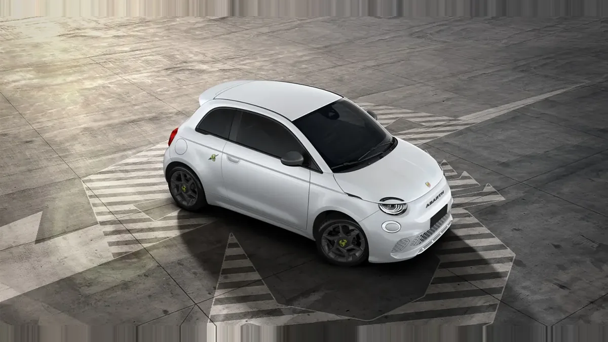 Abarth 500e 42kWh, 100% eléctrico, en renting — Lateral