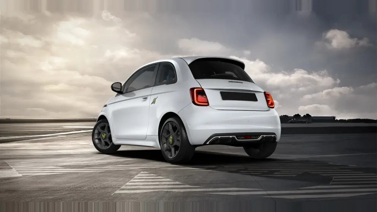 Abarth 500e 42kWh, 100% eléctrico, en renting — Trasera
