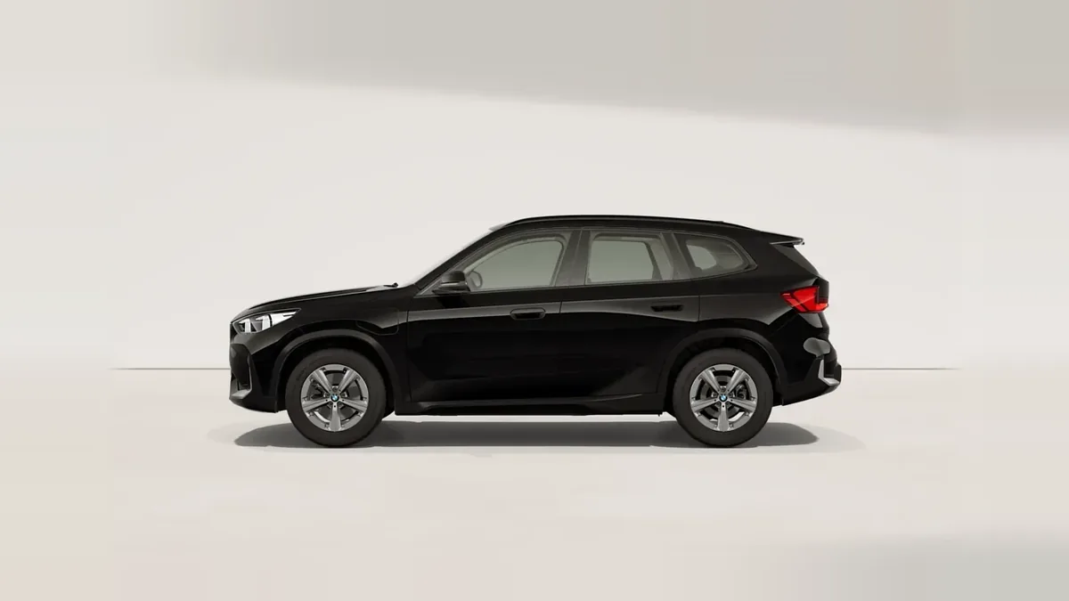 BMW X1 xDrive25e 180kW, híbrido enchufable, en renting — Lateral