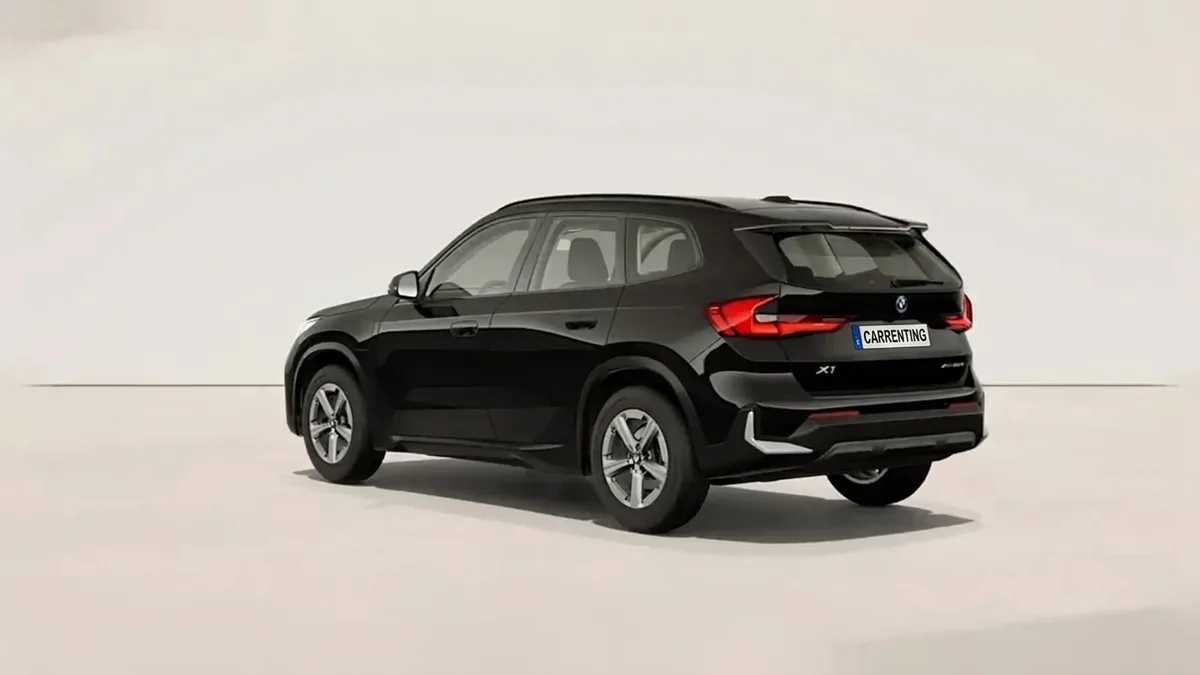 BMW X1 xDrive25e 180kW, híbrido enchufable, en renting — Trasera