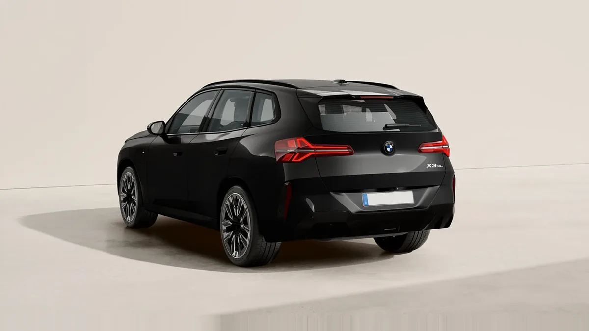 BMW X3 30e xDrive, híbrido enchufable, en renting — Trasera