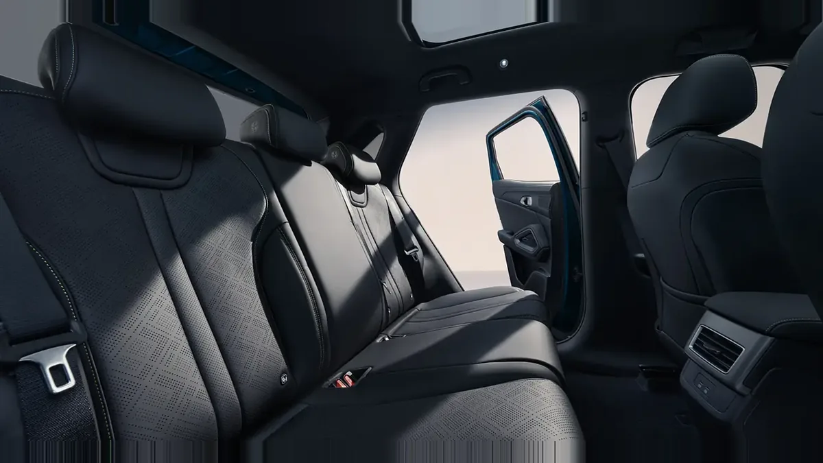 BYD ATTO 2 DM-i Boost, híbrido enchufable, en renting — vista 7