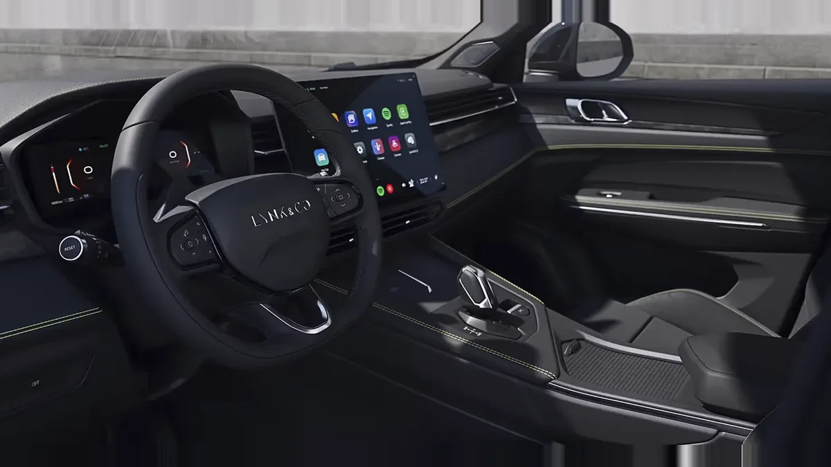 Lynk & Co 01 1.5 PHEV Core, híbrido enchufable, en renting — Delantera