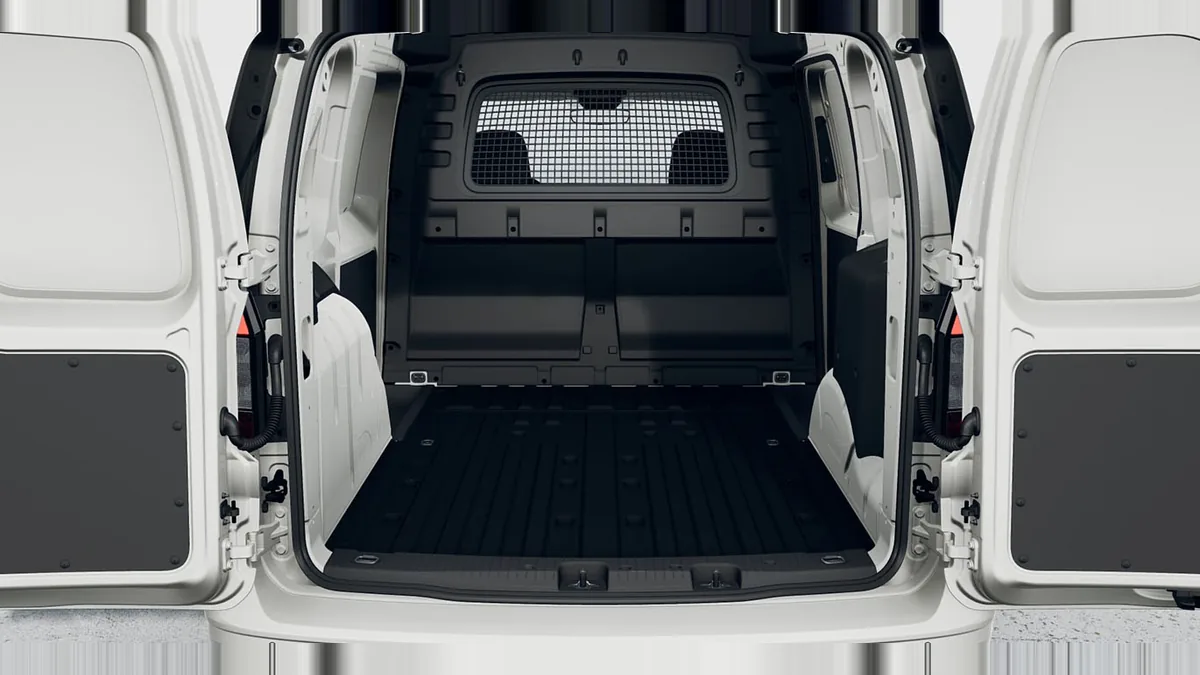 Volkswagen Caddy Cargo PHEV 1.5 TSI eHybrid, híbrido enchufable, en renting — Interior
